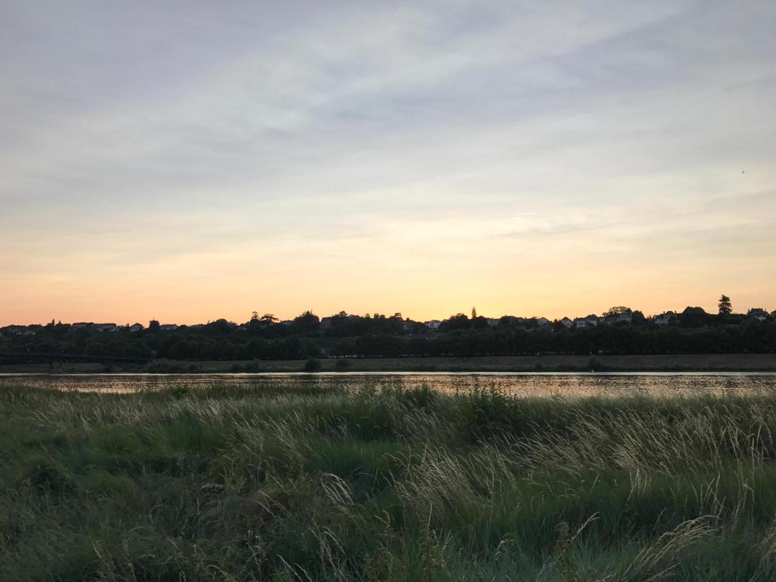 布鲁瓦Quai De La Loire公寓 外观 照片