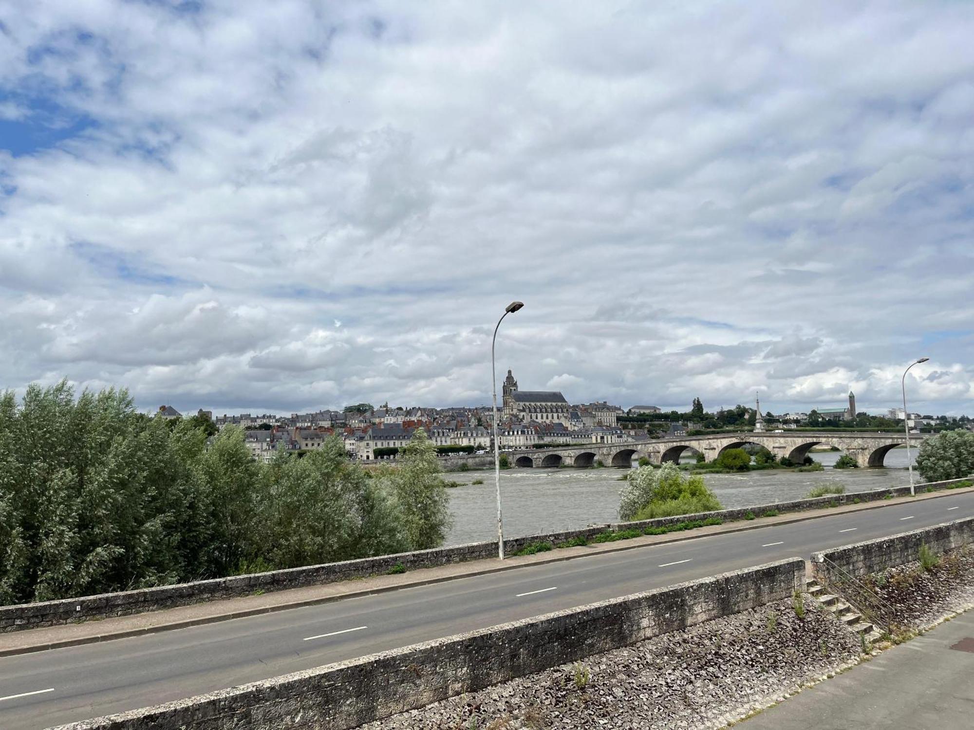 布鲁瓦Quai De La Loire公寓 外观 照片